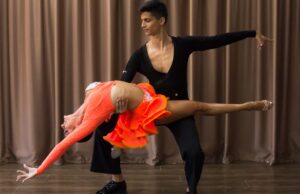 Το Dance Club παρουσιάζει λάτιν ρυθμούς σε 34 περιοχές στην Αθήνα