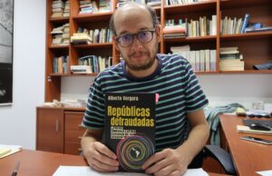 Ο Περουβιανός συγγραφέας Αλμπέρτο Βεργκάρα μιλάει στο americalatina για τη Βενεζουέλα