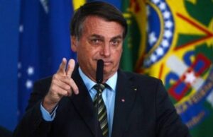 Σε κατ’ οίκον περιορισμό με βραχιολάκι ο πρώην πρόεδρος της Βραζιλίας Μπολσονάρο