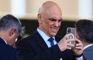 Ο Έλον Μασκ καταγγέλει τον Βραζιλιάνο δικαστή ότι παραβιάζει τον νόμο με τον αποκλεισμό του “Χ”