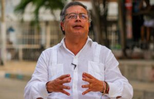 Ο πρόεδρος της Κολομβίας Πέτρο κατηγορεί το Εκουαδόρ ότι βομβάρδισε περιοχές της χώρας του