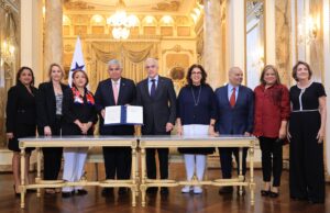 Ο πρόεδρος του Παναμά υπέγραψε τη Δήλωση για την Ελευθερία του Τύπου και την έκφραση