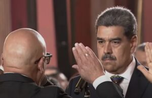 Ένας χρόνος από την εκλογική νοθεία στη Βενεζουέλα – “Το καθεστώς στηρίζεται στον τρόμο”