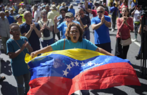 Τι σηματοδοτεί η πρώτη μεγάλη διαδήλωση στη Βενεζουέλα μετά τη σύλληψη του Μαδούρο
