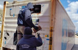 Θρίλερ με την πτώση Κολομβιανού από μπαλκόνι στο Μενίδι – Εργαστήριο κοκαΐνης εντόπισε η ΕΛ.ΑΣ.