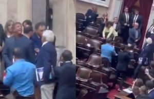 “Ξύλο” μέσα και έξω από το Κοινοβούλιο της Αργεντινής με αφορμή το θέμα του κρυπτονομίσματος