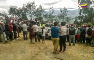 Λιντσάρισμα και πυρπόληση Βρετανού στο Εκουαδόρ από τον όχλο – Τι συμβαίνει στις χώρες των Άνδεων