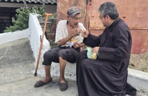 Ο Κολομβιανός επίσκοπος Τιμόθεος σε άπταιστα ελληνικά δίνει το μήνυμα της Ανάστασης