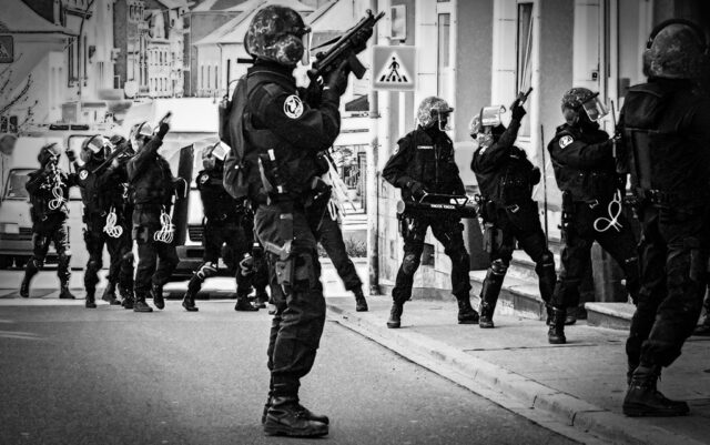 policias operacion interpol