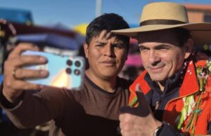 Εκλογές στη Βολιβία: Πρώτος ο κεντροδεξιός Πας