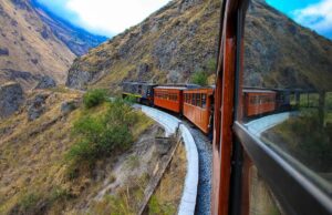 Το θρυλικό τρένο “μύτη του διαβόλου” ξανά στις ράγες στο Εκουαδόρ