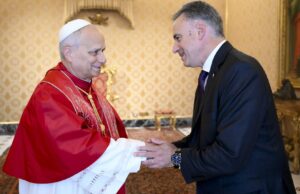 Την Ιταλία επισκέπτεται ο πρόεδρος της Ουρουγουάη – Συναντήθηκε με τον Πάπα Λέοντα ΙΔ’