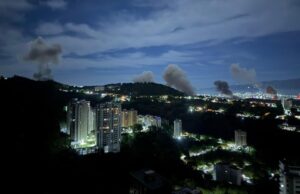 Βενεζουέλα LIVE: Αεροπορικοί βομβαρδισμοί στη Βενεζουέλας – Στρατιωτικοί στόχοι και αεροδρόμια