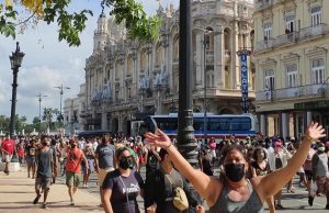 Υπό κατάρρευση η Κούβα – Χωρίς ρεύμα όλη η χώρα, διαδηλώσεις για δεύτερη εβδομάδα, συλλήψεις