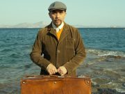 Θέατρο: “Ελευθερία Κινήσεων” με τον Λούις Γκόμεζμπεκ