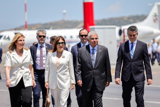 Με τον Κυριάκο Μητσοτάκη συναντάται σήμερα ο Πρόεδρος του Παναμά που επισκέπτεται την Ελλάδα