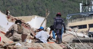 Η κυβέρνηση της Βενεζουέλας αύξησε στους 1.430 τον αριθμό των νεκρών από τους δύο σεισμούς